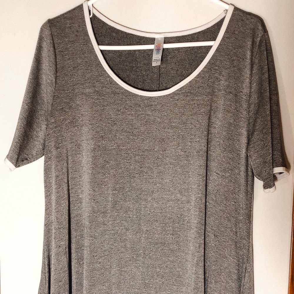 Small Lularoe Perfect T